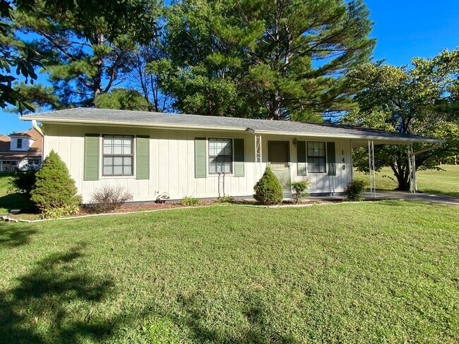 Foto del edificio - Excellent Mid-Town Martin Location