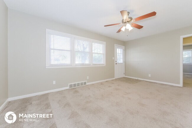 Building Photo - 1103 Skyline Dr