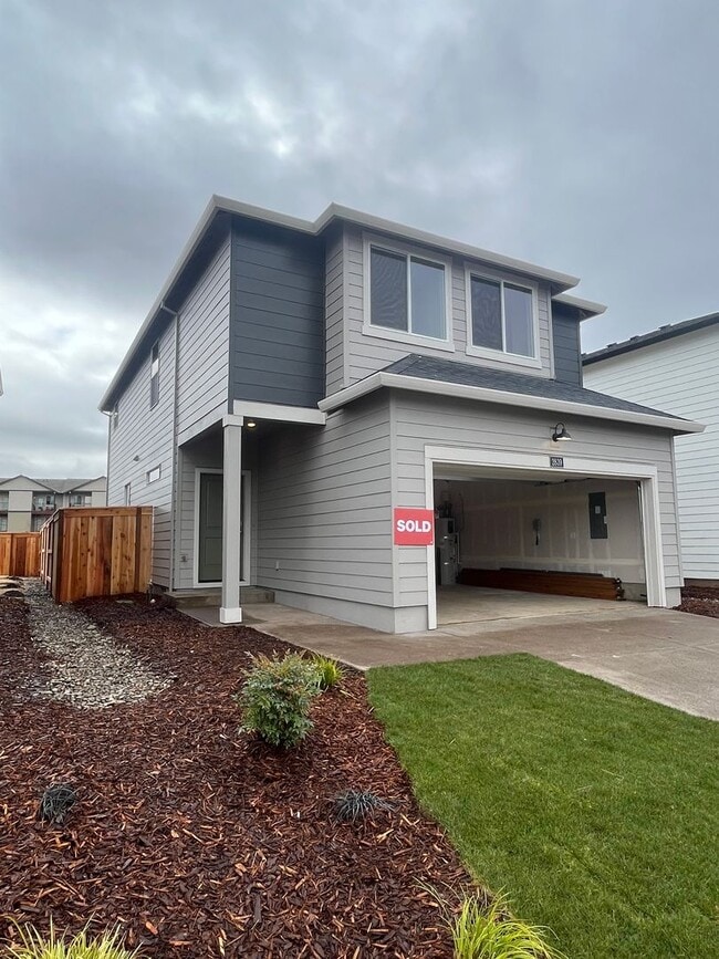 Foto del edificio - BRAND NEW CONSTRUCTION 4-bedroom 2.5-Bathrooms