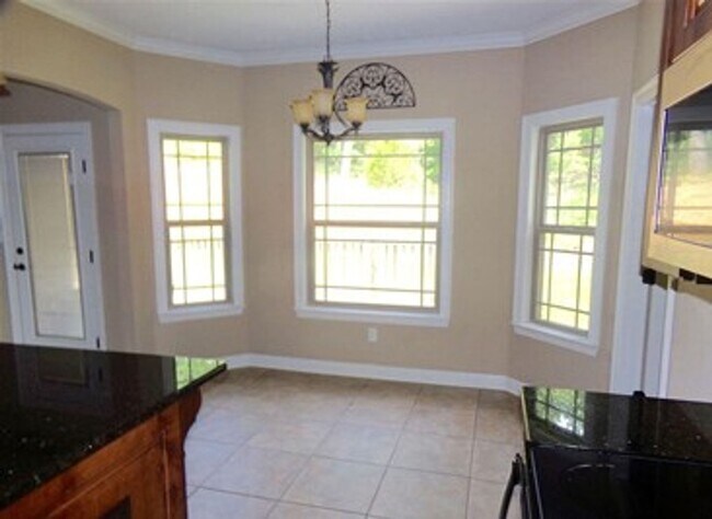 Building Photo - 18 Cains Cove