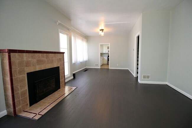 Foto del edificio - Bright & Cheerful 3 Bedroom Bungalow in th...