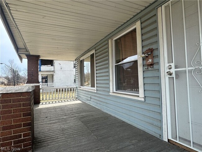 Foto del edificio - 1268 E 133rd St