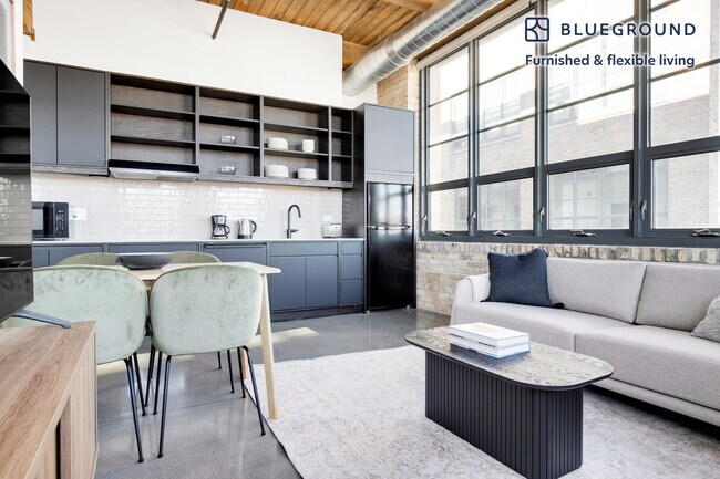 Foto del edificio - 2061 N Southport Ave