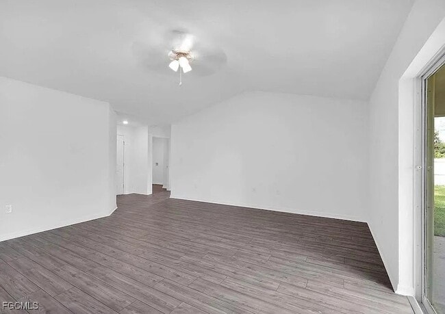 Building Photo - 242 Lisette St