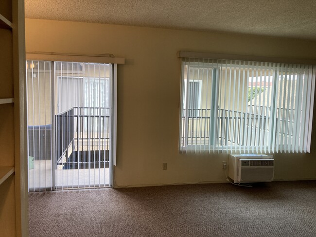 Vista del patio - 1804 Acacia