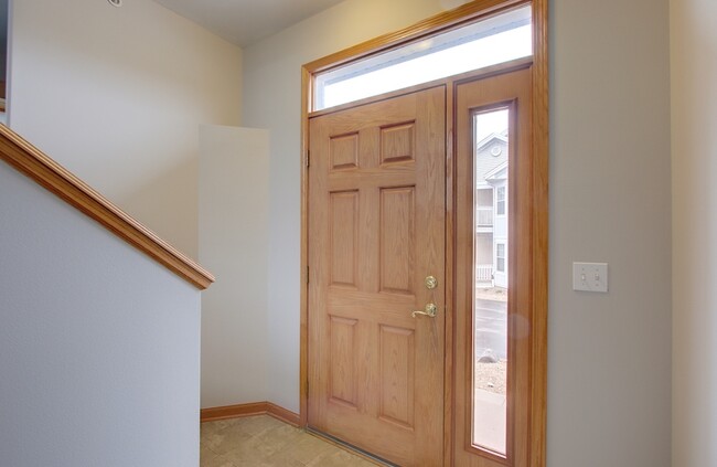 Foyer - 7159 W Rawson Ave