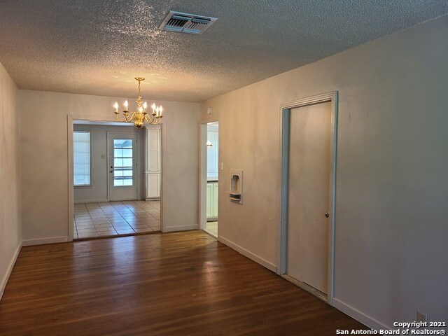 Building Photo - 114 Erskine Pl