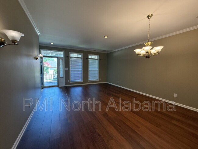 Foto del edificio - 134 Canterbury Dr