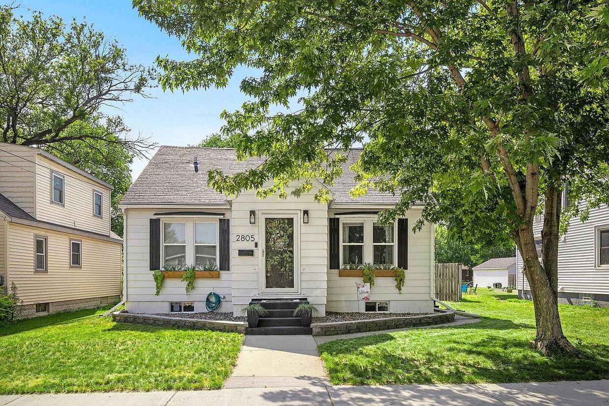 Primary Photo - 2805 Onalaska Ave