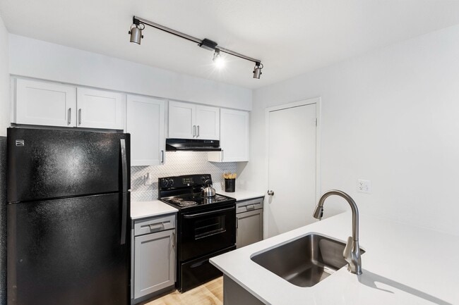 Building Photo - Mia LXMI Westchase East