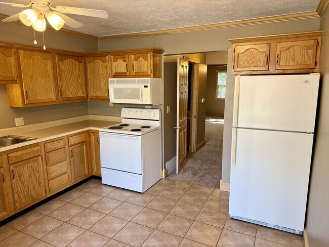 Foto del edificio - 1616 Spring Valley Dr