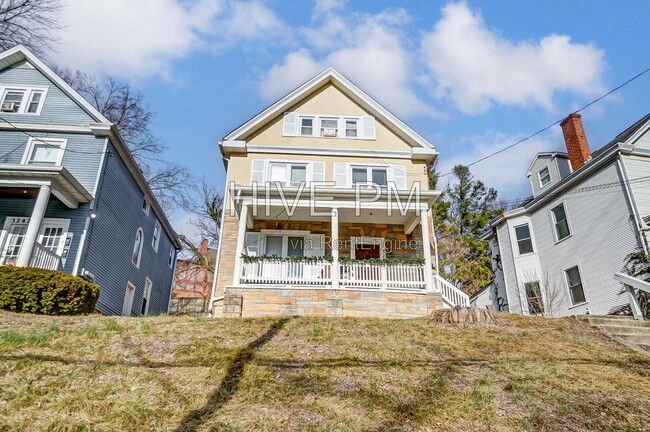 Photo - 3246 Linwood Avenue House
