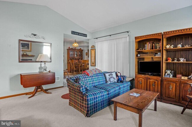 Building Photo - 381 Redbud Ct