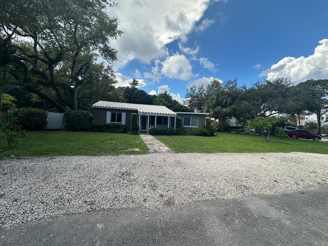 Foto principal - 1101 SW 8th Ter