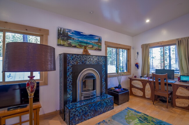 Gas fireplace - 8317 Rainbow Ave