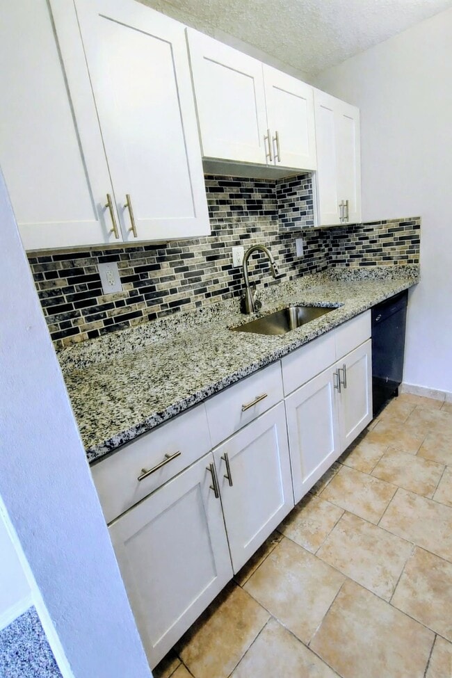 Building Photo - Parc At 21st