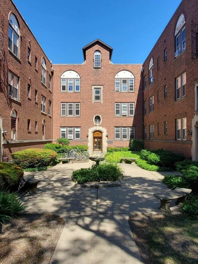2217 Maple Ave Unit J2, Evanston, IL 60201 Condo for Rent in Evanston