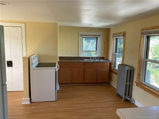 Building Photo - 10 Bulkeley Pl