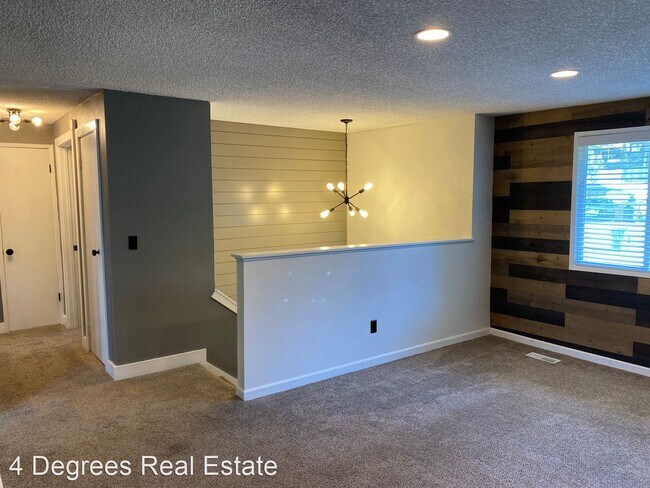 Building Photo - 4 br, 2 bath House - 3615 E 12th Ave