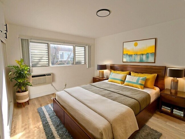 Foto del edificio - 7535 Norton Ave