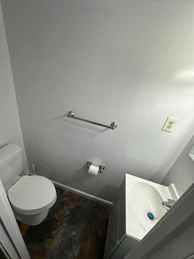 Foto del edificio - Henrico County Townhouse! 3 beds, 1.5 bath...