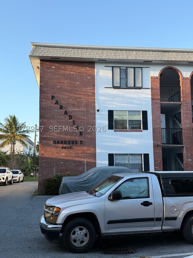 Building Photo - 2415 Lincoln St