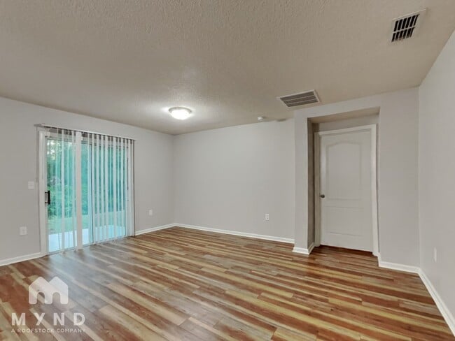 Foto del edificio - 11892 Carson Lake Dr W