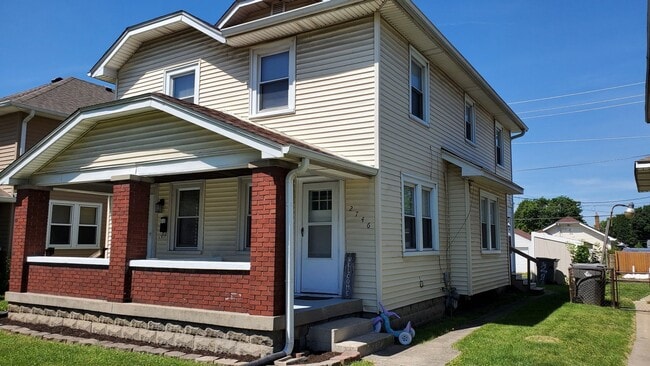 Building Photo - Updated 2 bedroom Townhouse - Garfield Park-South Neighborhood