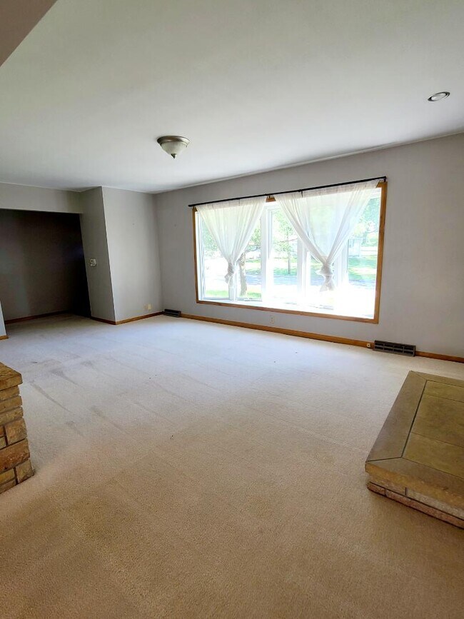 Foto del edificio - 608 Cataract Ave