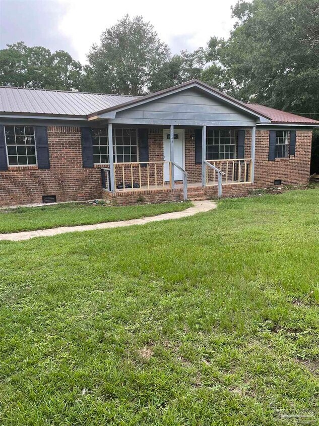 Foto principal - 2945 Hwy 95A N