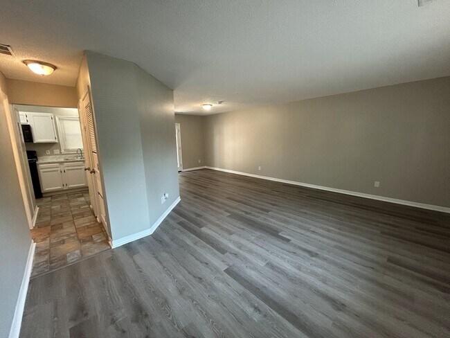 Foto del edificio - 347 Oakland Rd