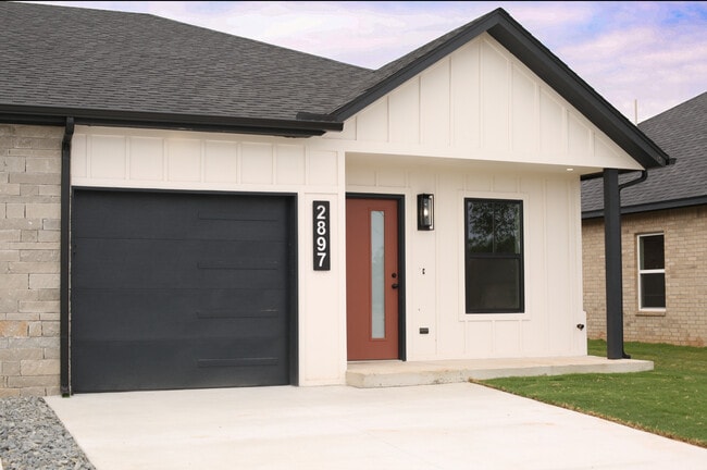 Building Photo - Glenhaven