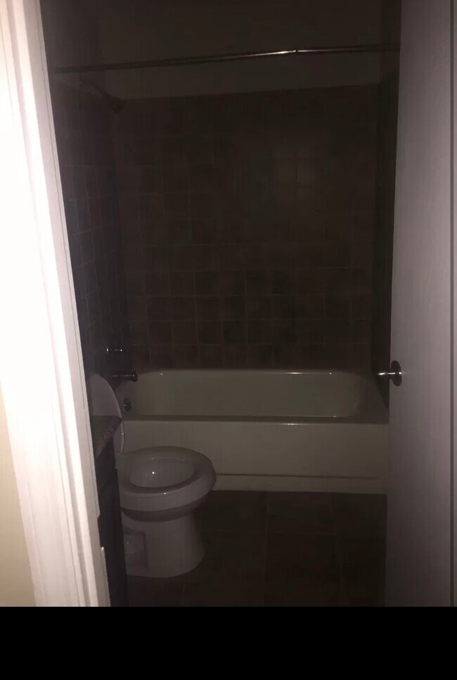 Foto del edificio - 1462 Hartwood Dr