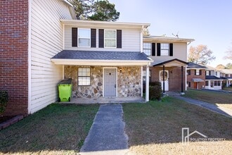 Building Photo - 5740 Old Gordon Rd