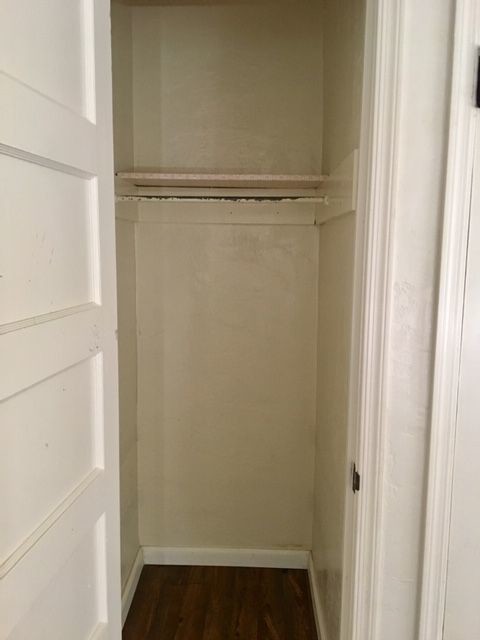 Foto del edificio - 2124 E 10th St