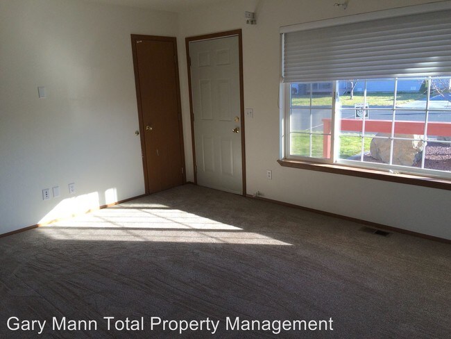 Building Photo - 3 br, 2 bath House - 317 5th Ave SE
