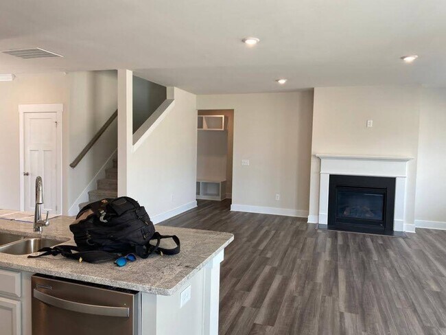 Foto del edificio - Brand New  home in Simpsonville !! 5 Bedroom and 4 baths in Highland Chase