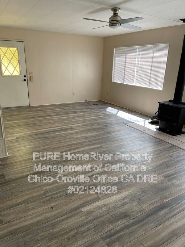 Building Photo - 533 Silver Leaf Dr