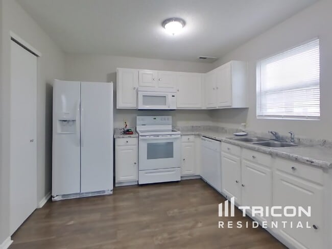 Building Photo - 6409 Alonzo Dr