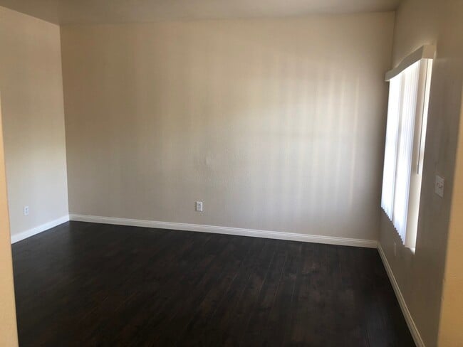 Building Photo - AMAZING 2 BDRM CONDO, READY FOR MOVE IN ON...