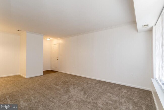 Building Photo - 9565 Battery Heights Blvd