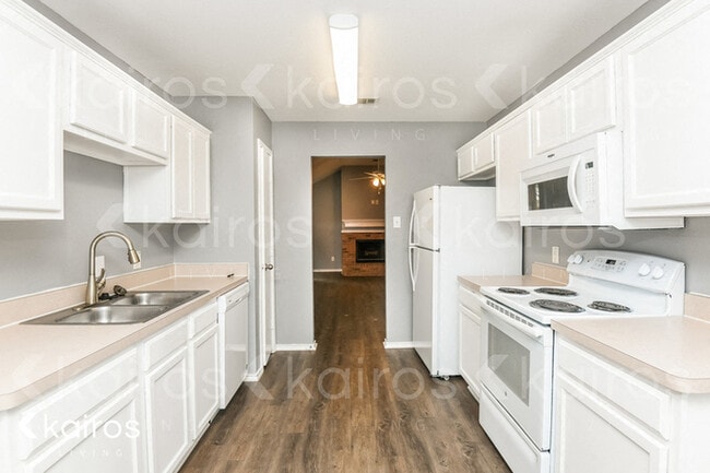 Building Photo - 3031 Casa Bella Dr