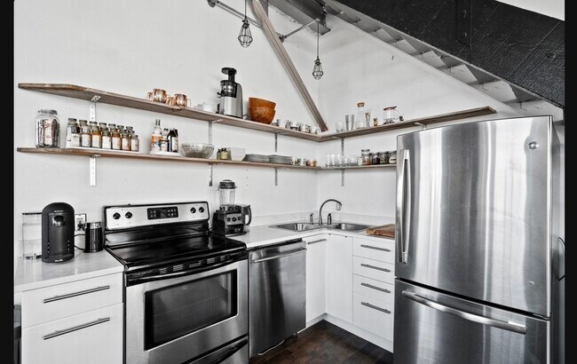 Building Photo - 3309 Blake St