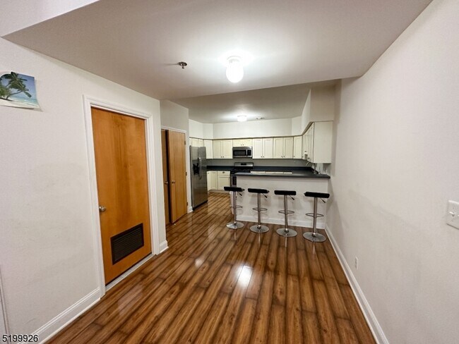 Foto del edificio - 158 Ferry St