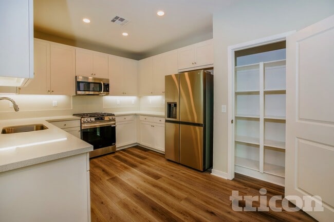 Building Photo - 31721 Luther Dr