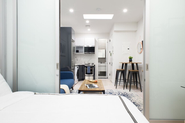 Building Photo - 315 E 78th St