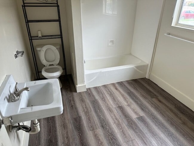 Foto del edificio - Newly Renovated Home in Washington Terrace...