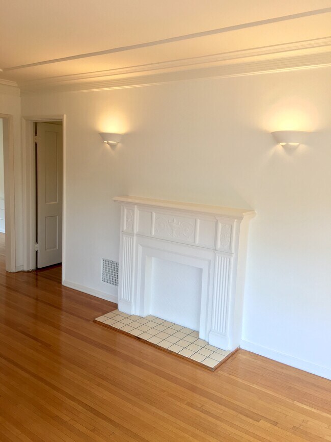 Living rm decorative mantel - 1315 N Alta Vista Blvd