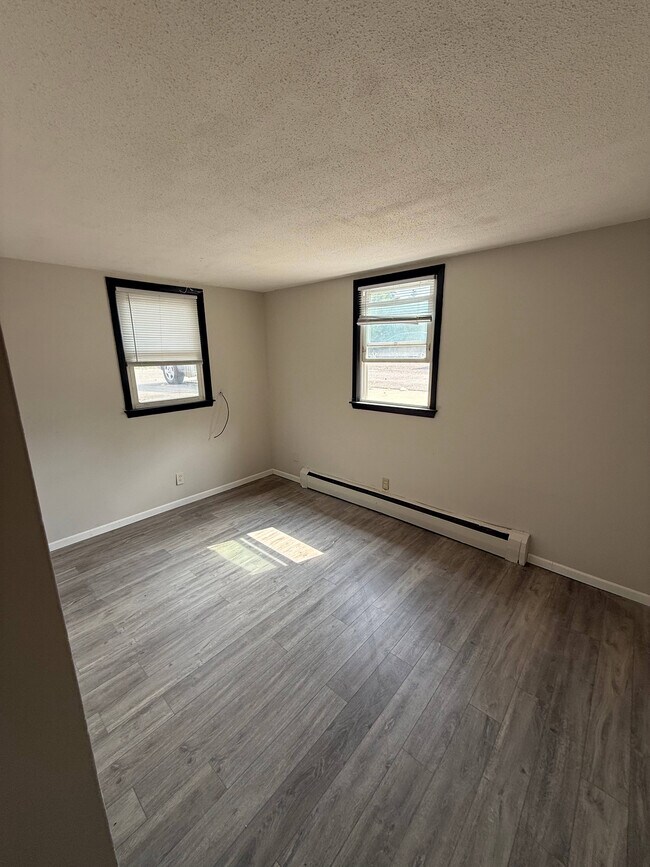 Foto del edificio - Tilahun Property - 4 Unit