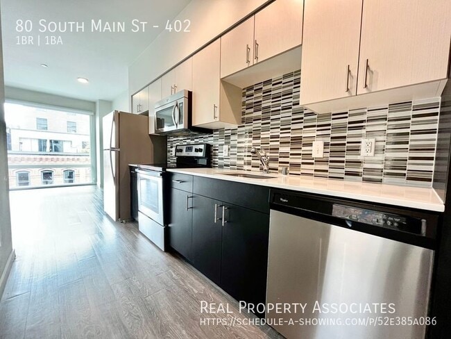 Building Photo - 80 Main Apartments 1 Bed/1 Bth - Seattle's...